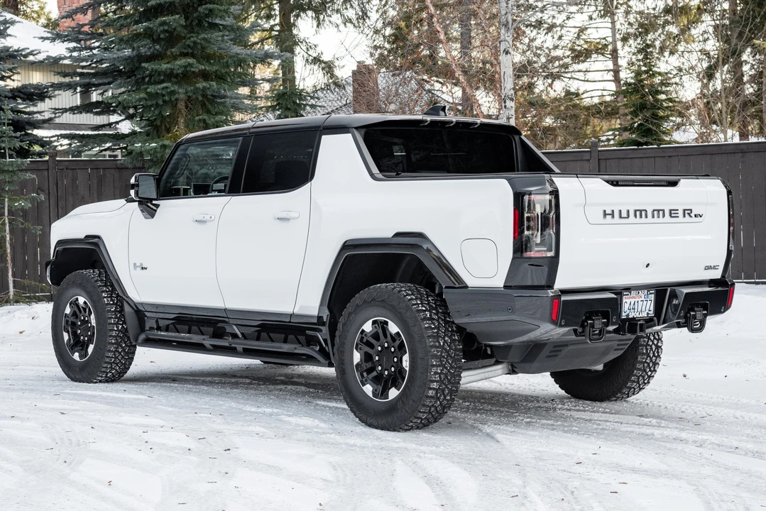 2022 GMC Hummer EV - Image 4 of 31