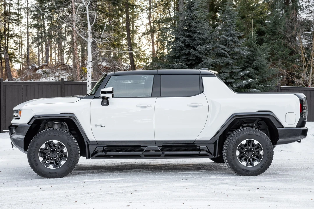 2022 GMC Hummer EV - Image 3 of 31
