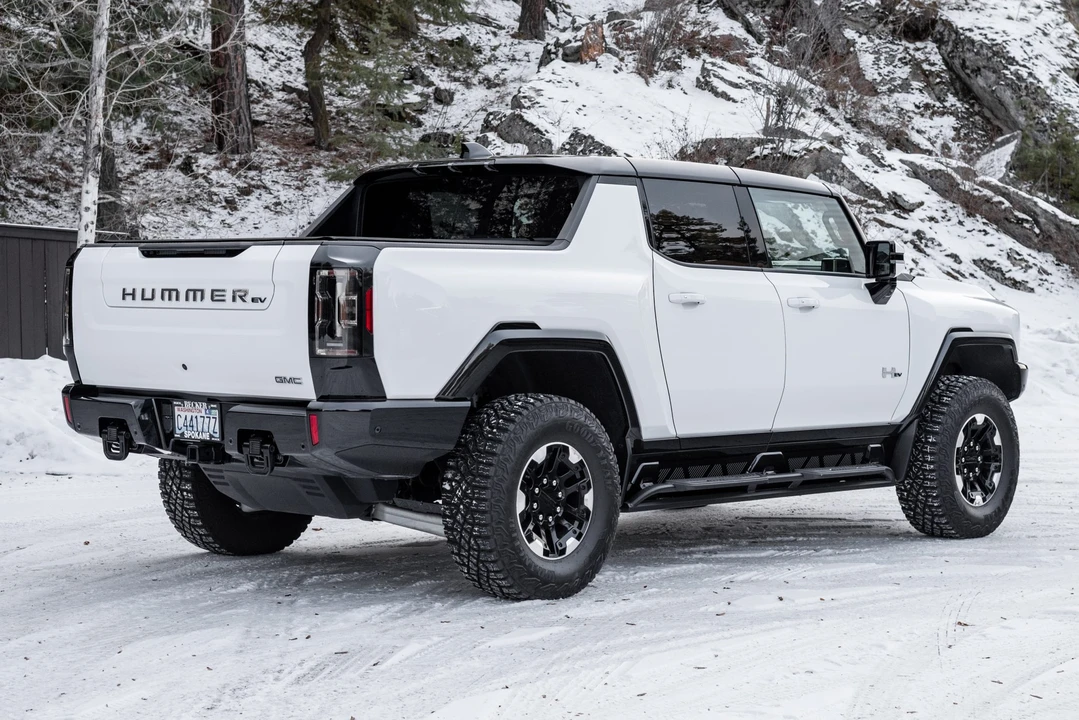 2022 GMC Hummer EV - Image 6 of 31