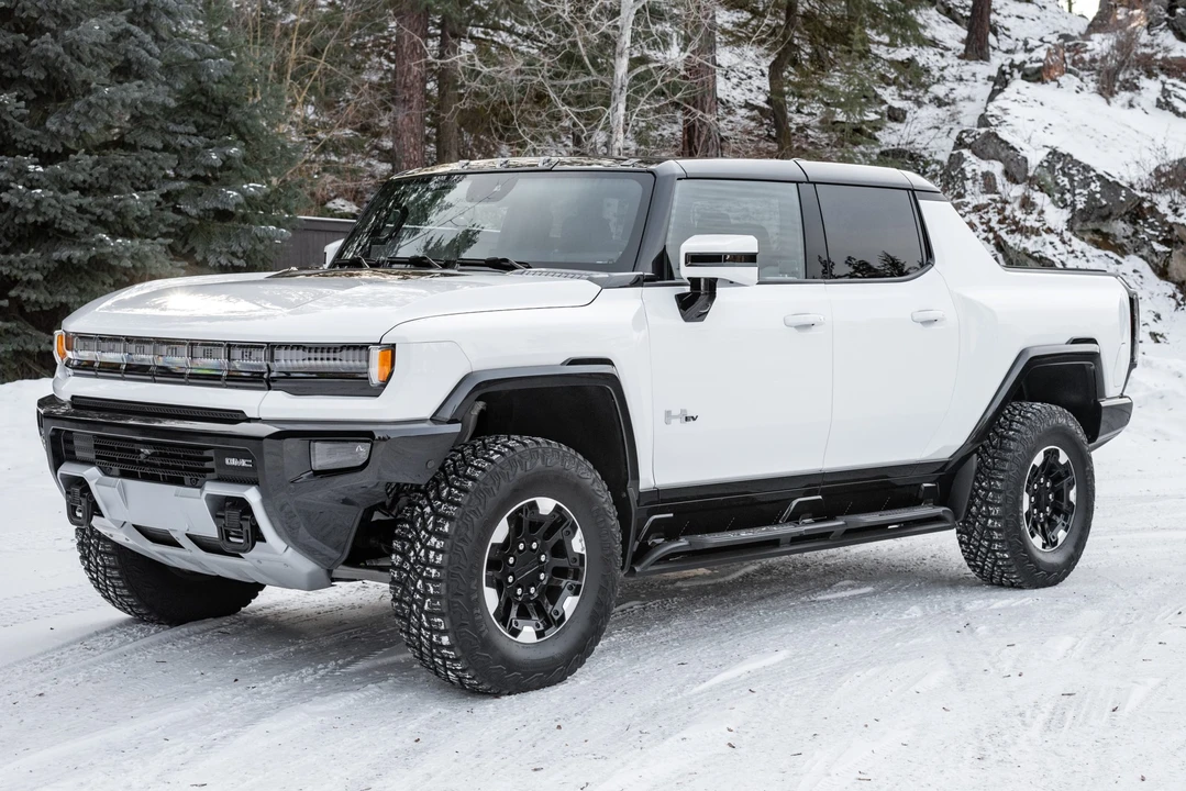2022 GMC Hummer EV - Image 2 of 31