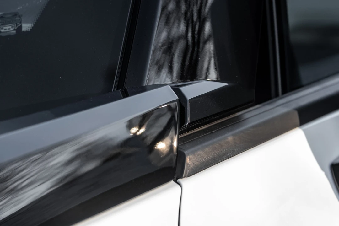 2022 GMC Hummer EV - Image 26 of 31