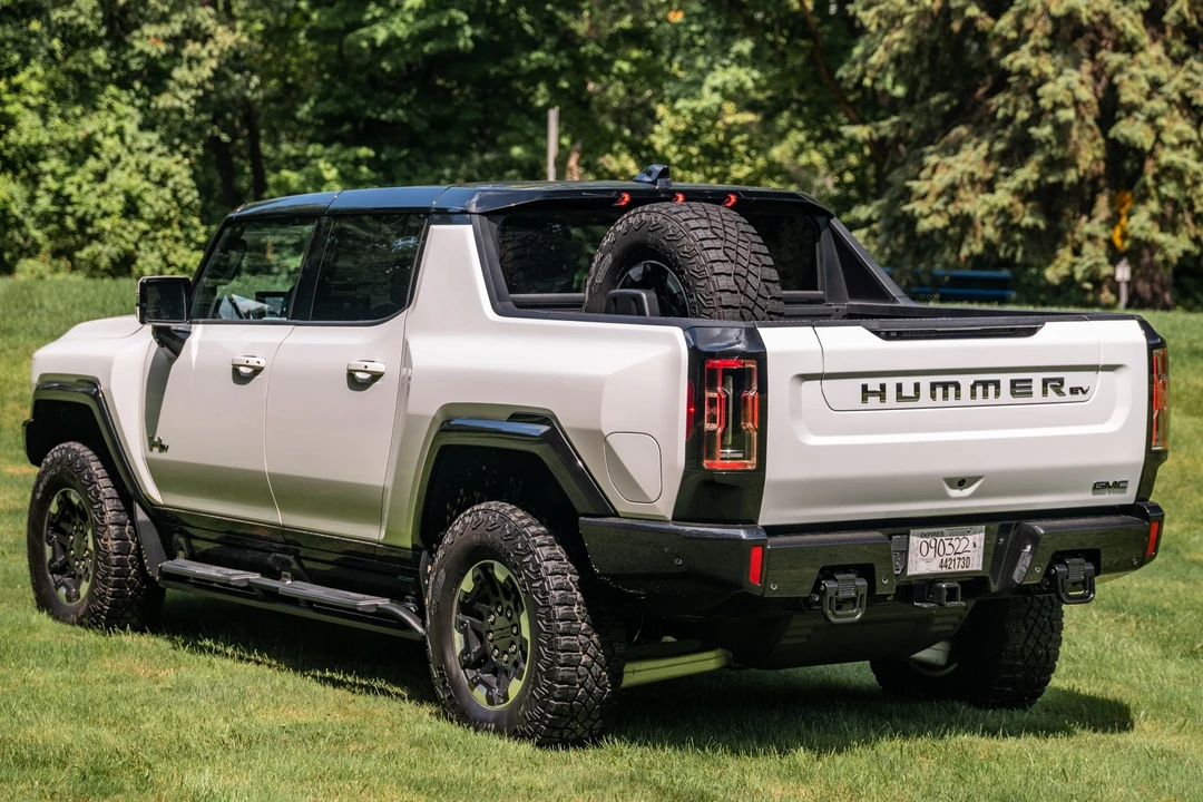 2022 GMC Hummer EV - Image 4 of 31