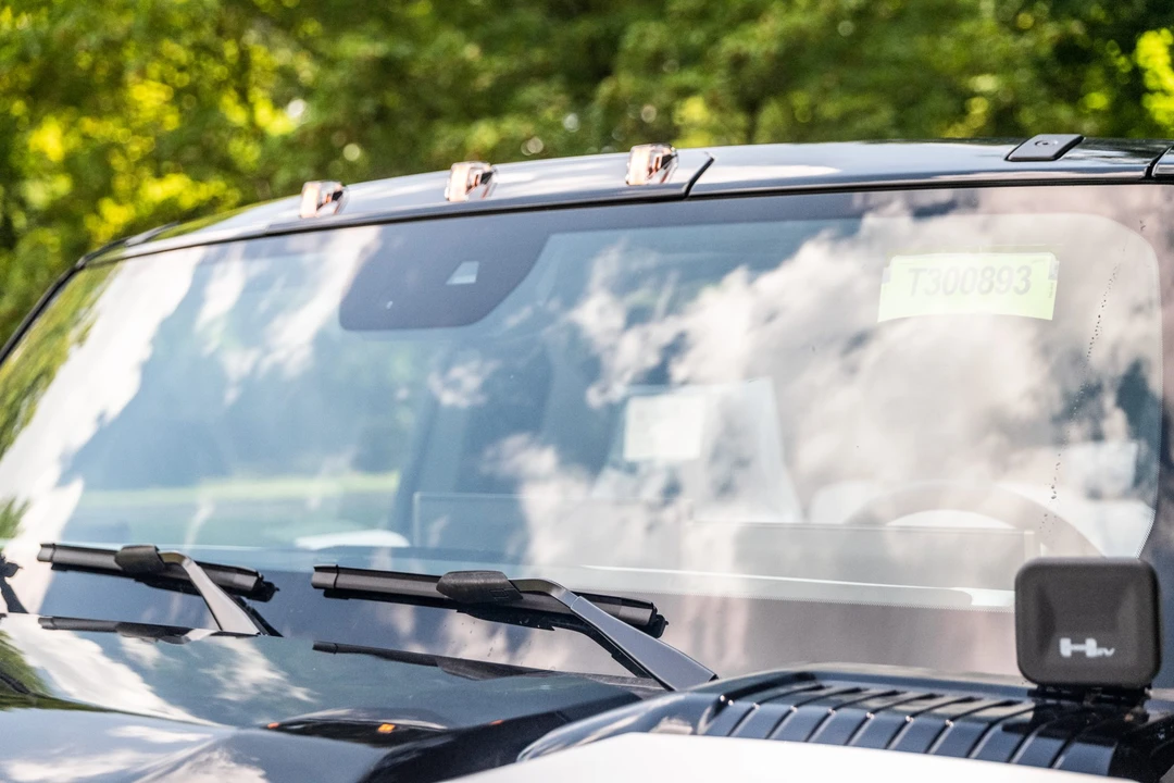 2022 GMC Hummer EV - Image 26 of 31