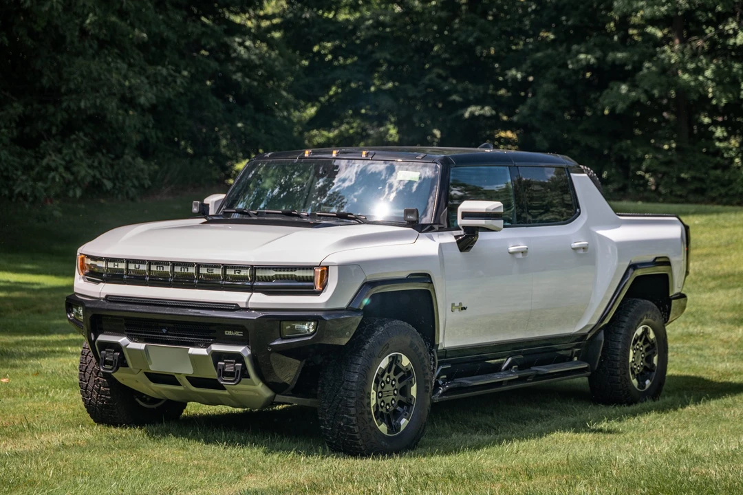 2022 GMC Hummer EV - Image 2 of 31