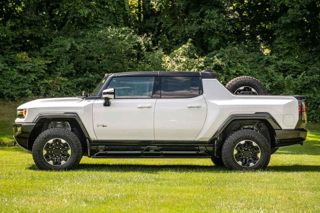 2022 GMC Hummer EV - Image 3 of 31