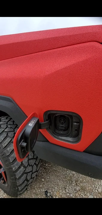 2022 GMC Hummer EV - Image 23 of 31