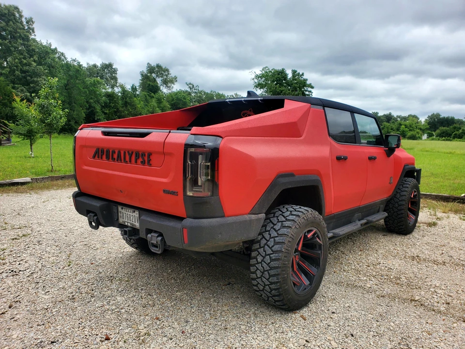 2022 GMC Hummer EV - Image 15 of 31