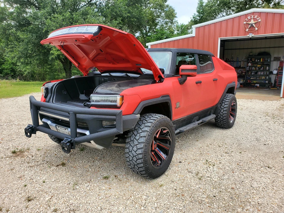 2022 GMC Hummer EV - Image 18 of 31