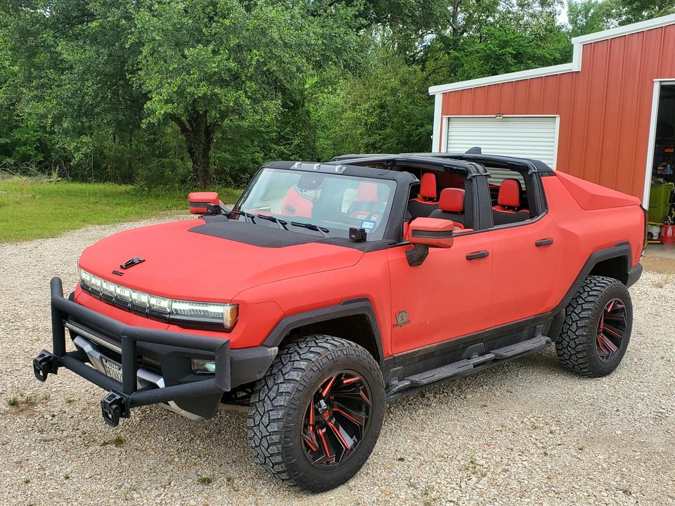 2022 GMC Hummer EV - Image 7 of 31