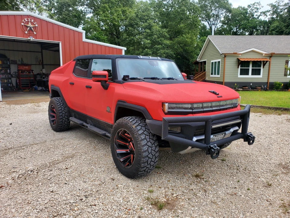 2022 GMC Hummer EV - Image 17 of 31