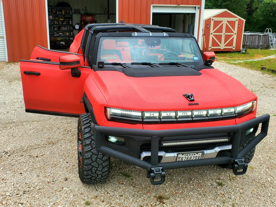 2022 GMC Hummer EV - Image 20 of 31