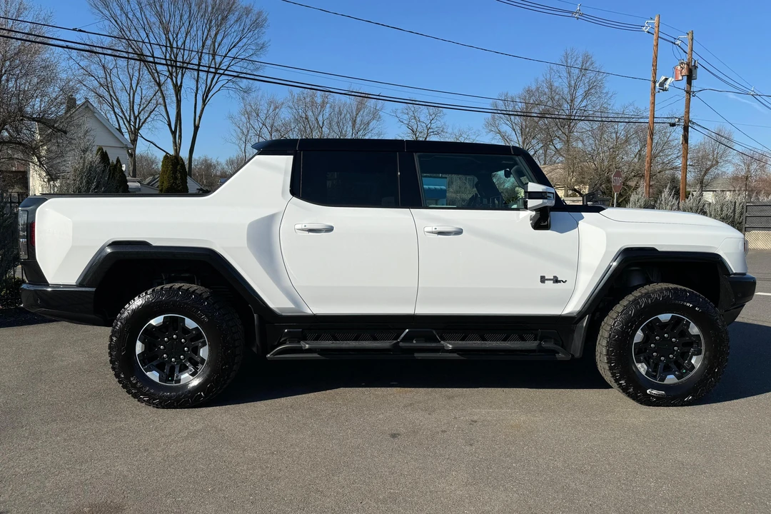 2022 GMC Hummer EV - Image 3 of 31