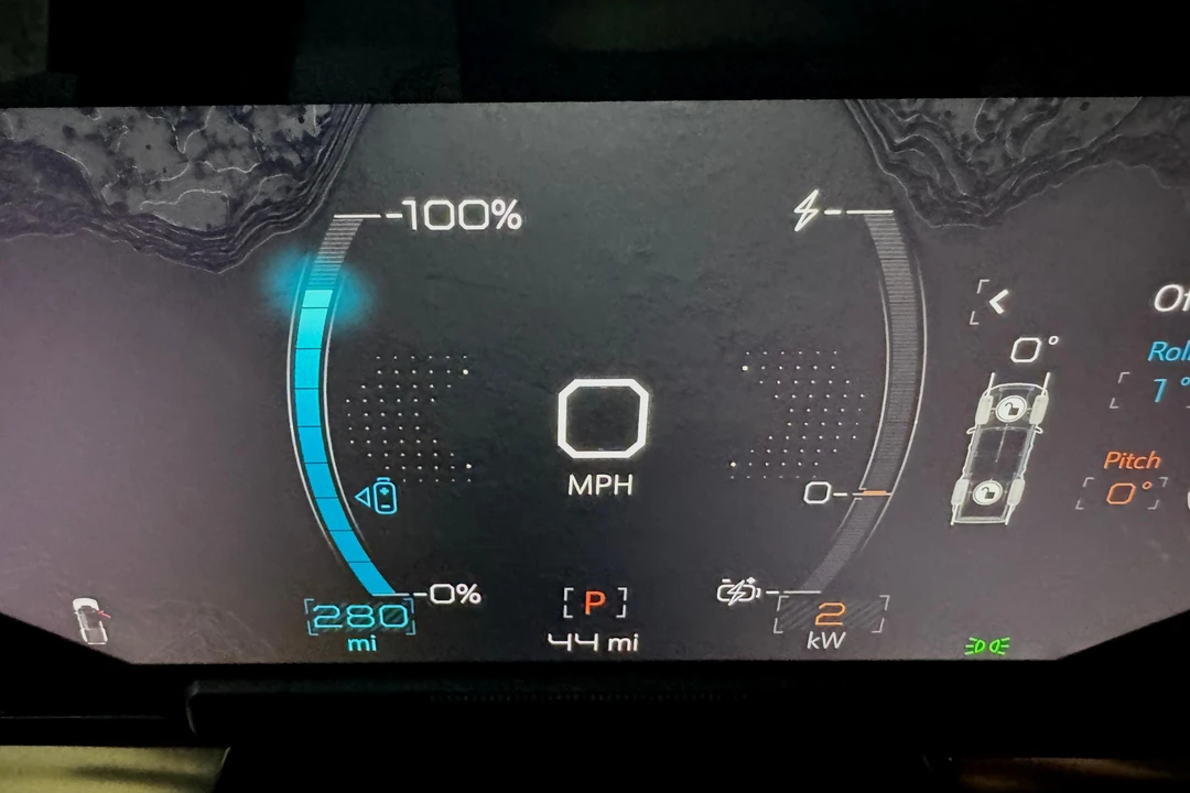 2022 GMC Hummer EV - Image 25 of 31