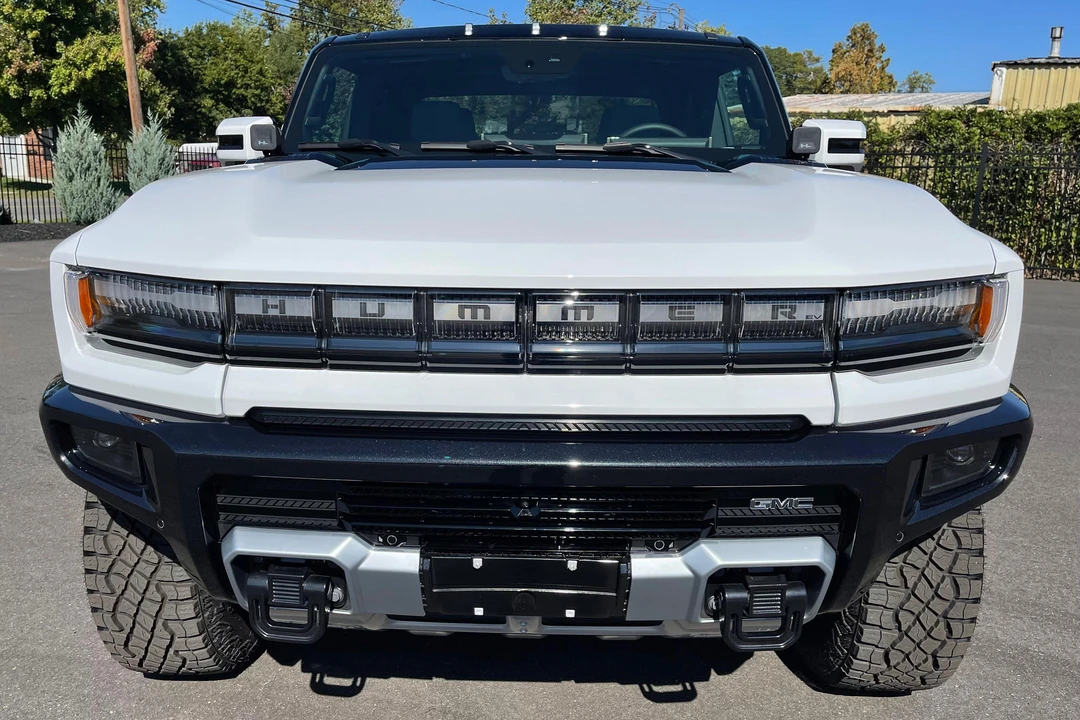 2022 GMC Hummer EV - Image 2 of 31