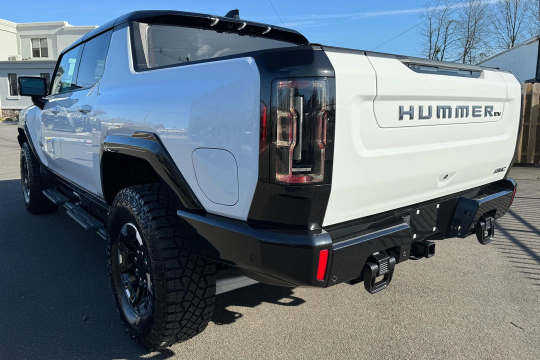2022 GMC Hummer EV - Image 4 of 31