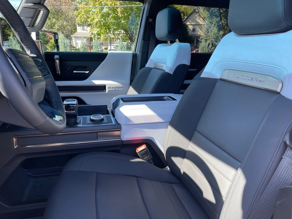 2022 GMC Hummer EV - Image 28 of 31