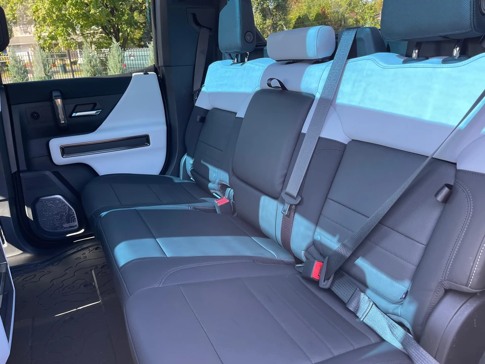 2022 GMC Hummer EV - Image 31 of 31