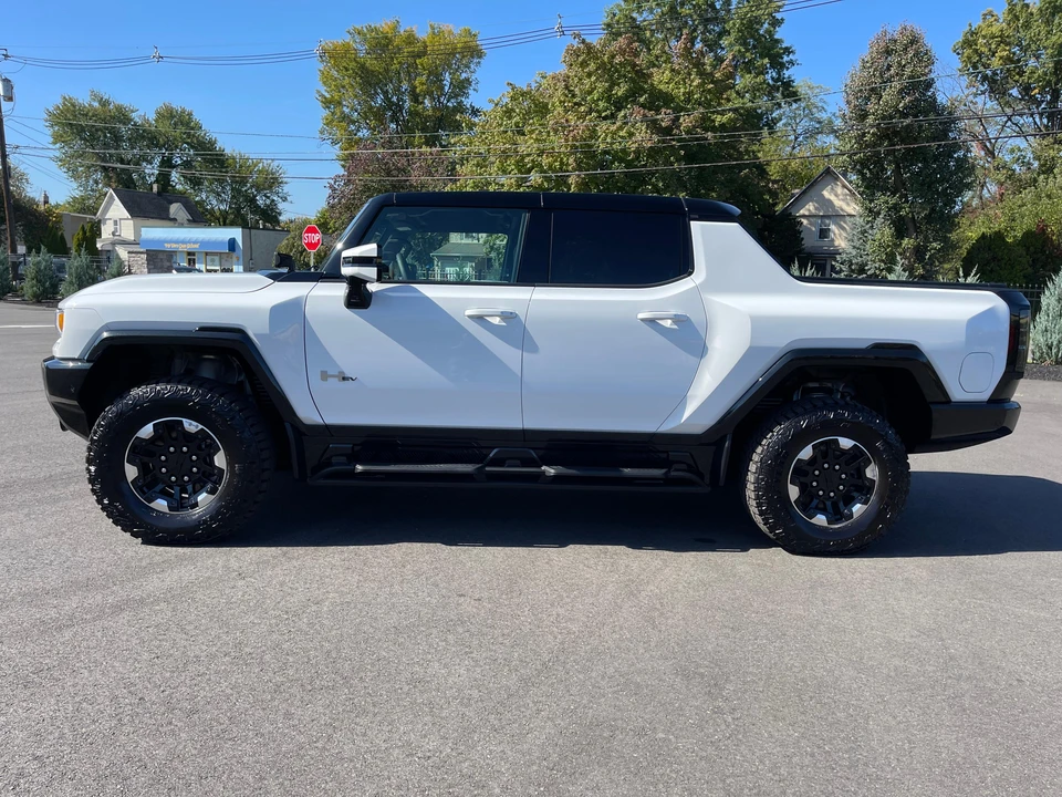 2022 GMC Hummer EV - Image 6 of 31