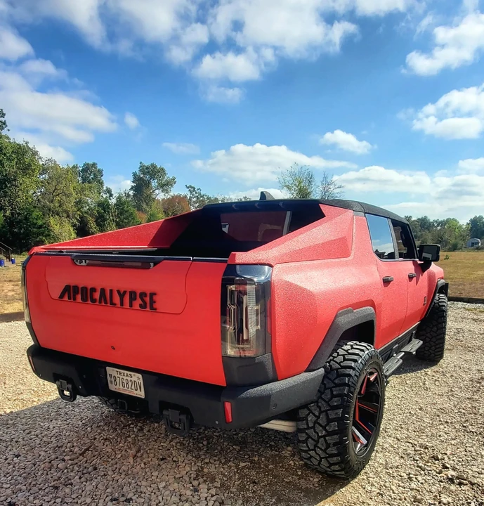 2022 GMC Hummer EV - Image 14 of 31