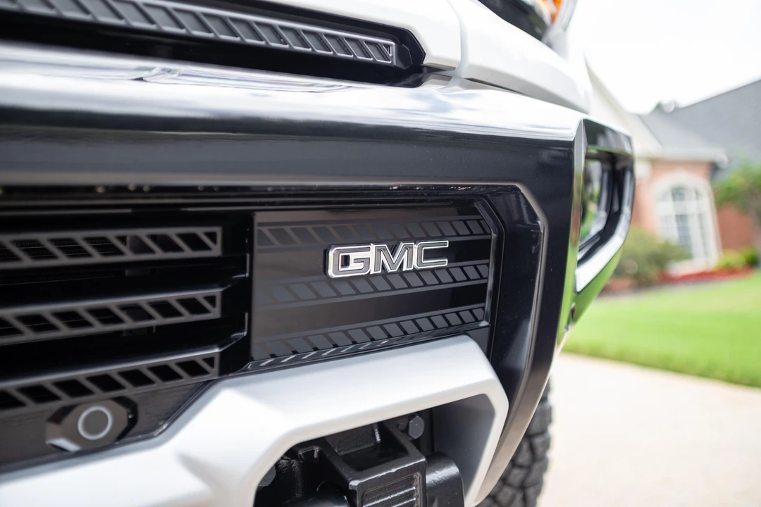 2022 GMC Hummer EV - Image 18 of 31