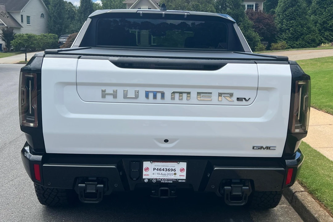 2022 GMC Hummer EV - Image 10 of 31