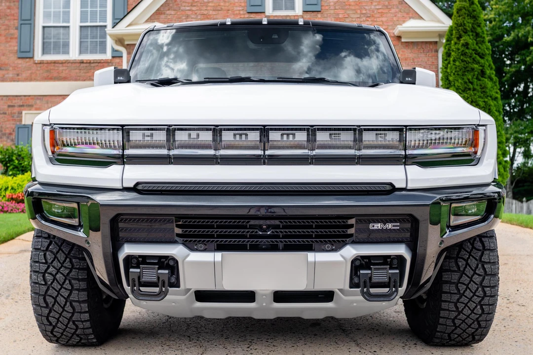 2022 GMC Hummer EV - Image 2 of 31