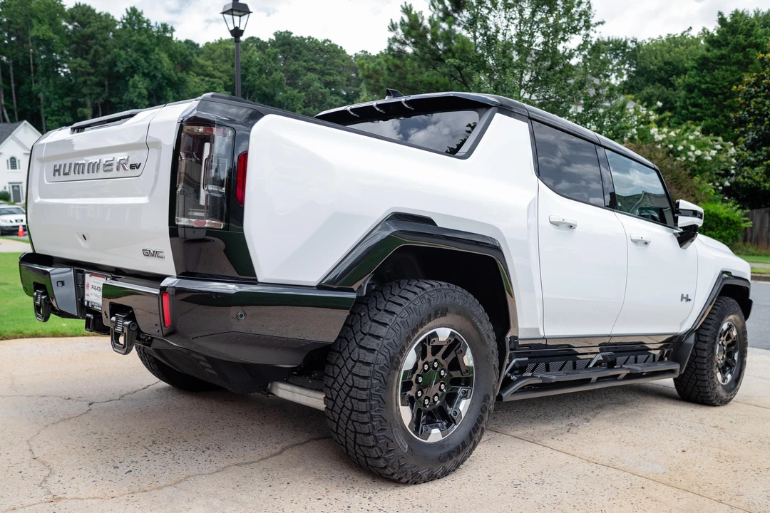 2022 GMC Hummer EV - Image 4 of 31
