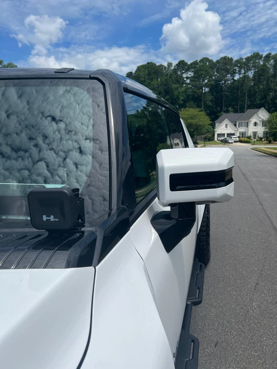 2022 GMC Hummer EV - Image 21 of 31