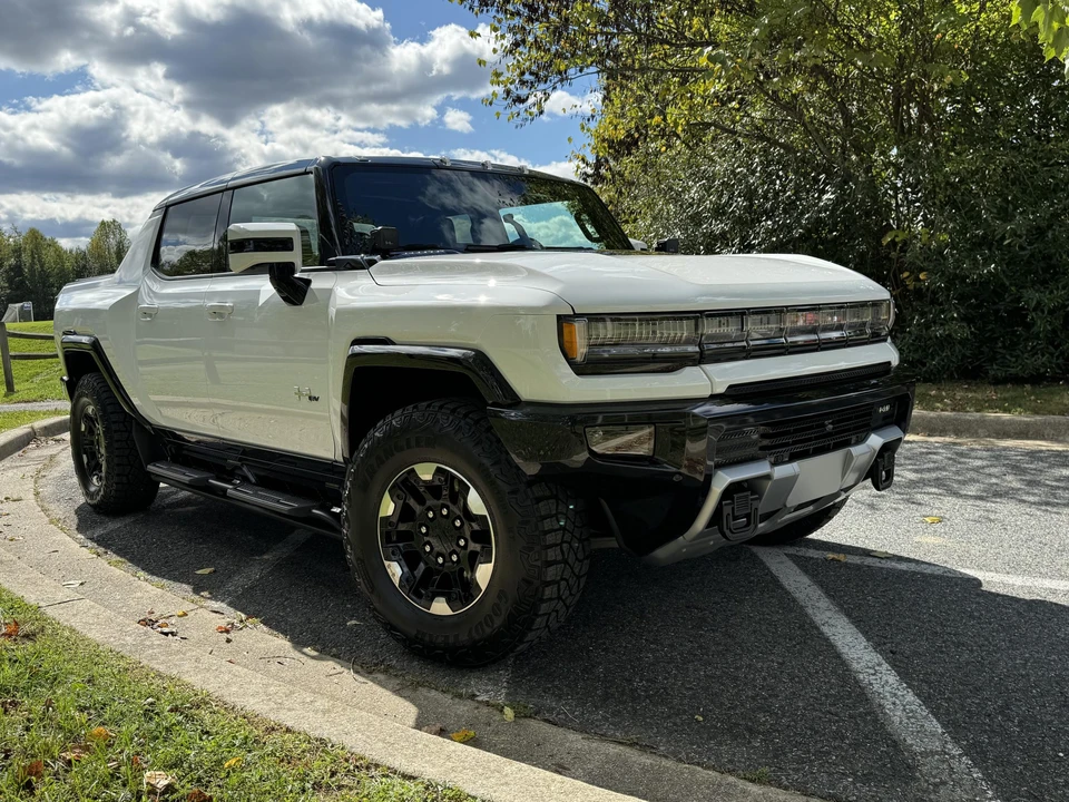 2022 GMC Hummer EV - Image 3 of 31