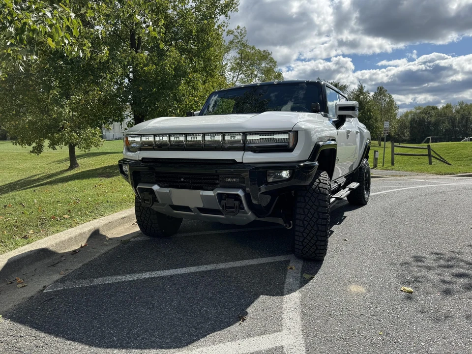 2022 GMC Hummer EV - Image 7 of 31