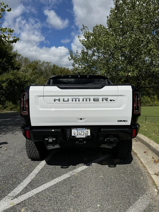 2022 GMC Hummer EV - Image 16 of 31