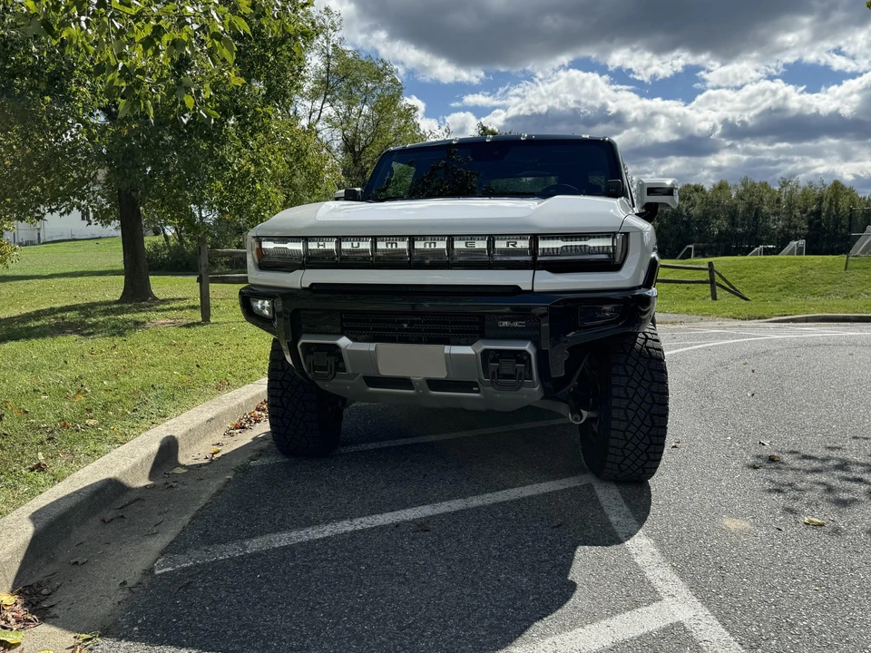 2022 GMC Hummer EV - Image 5 of 31