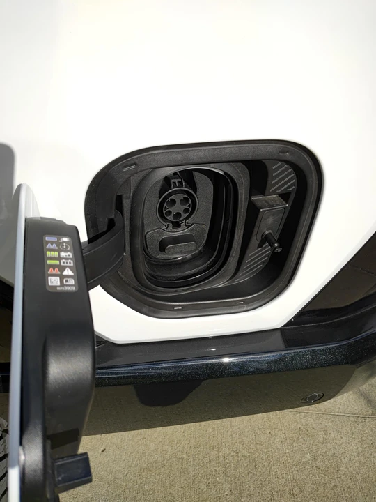 2022 GMC Hummer EV - Image 6 of 6