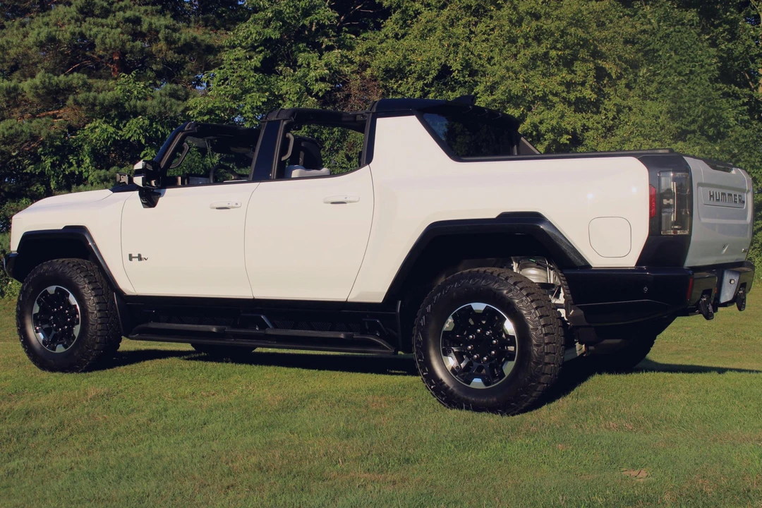 2022 GMC Hummer EV - Image 4 of 6