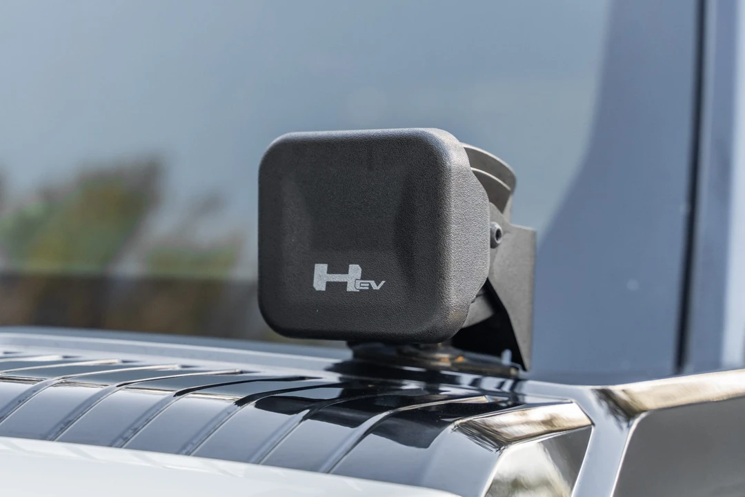 2022 GMC Hummer EV - Image 28 of 31