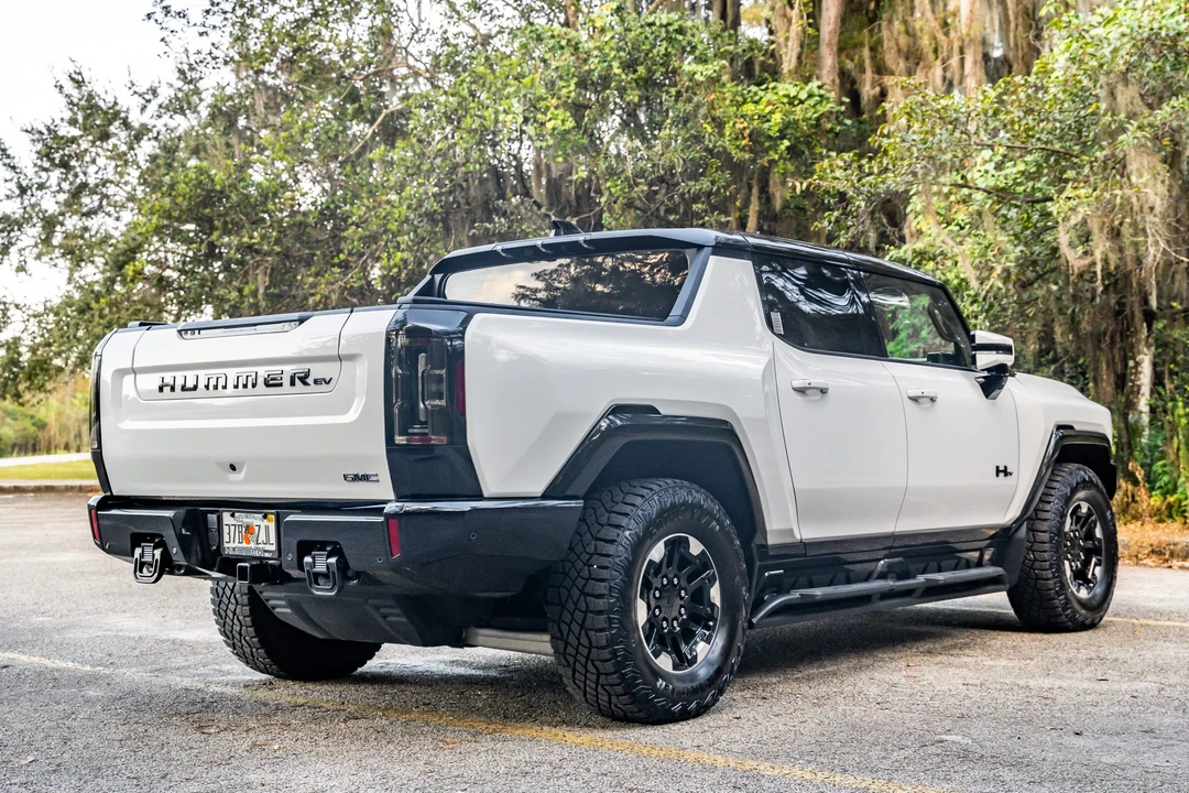 2022 GMC Hummer EV - Image 6 of 31