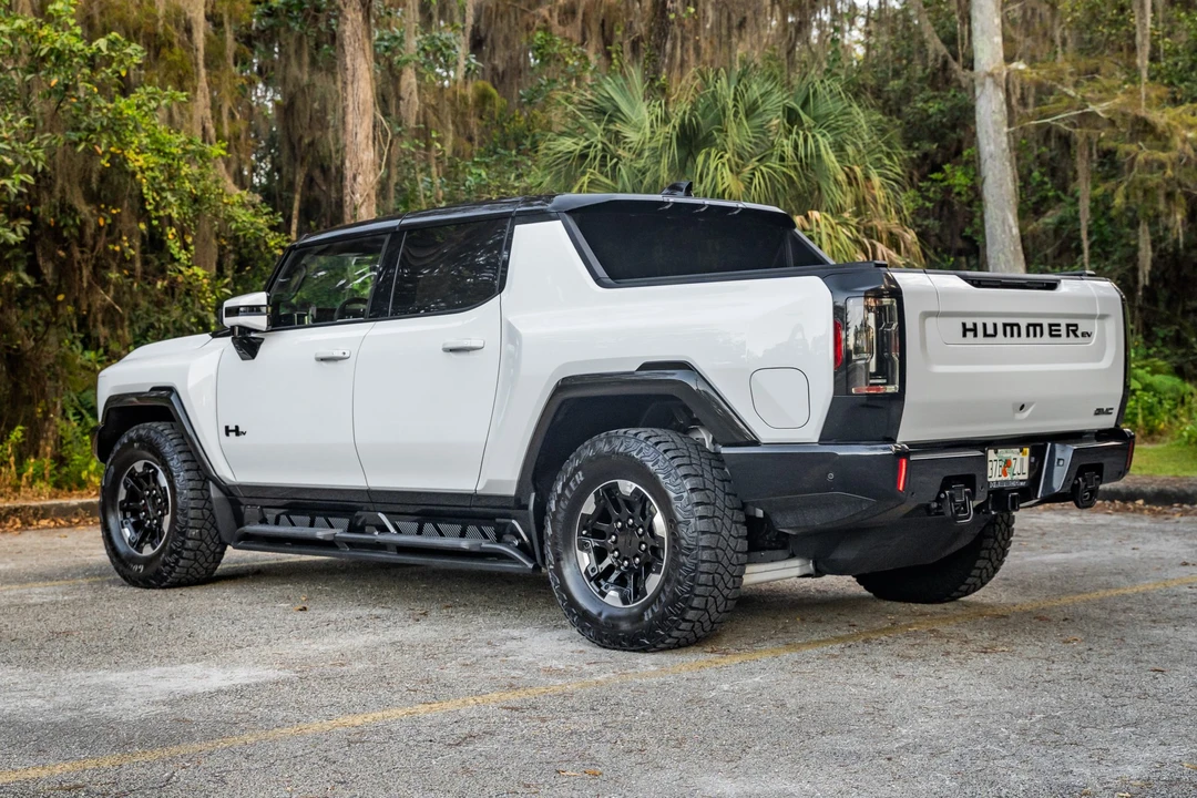 2022 GMC Hummer EV - Image 4 of 31