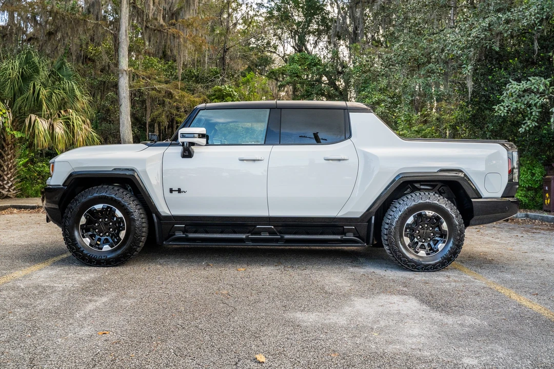 2022 GMC Hummer EV - Image 3 of 31