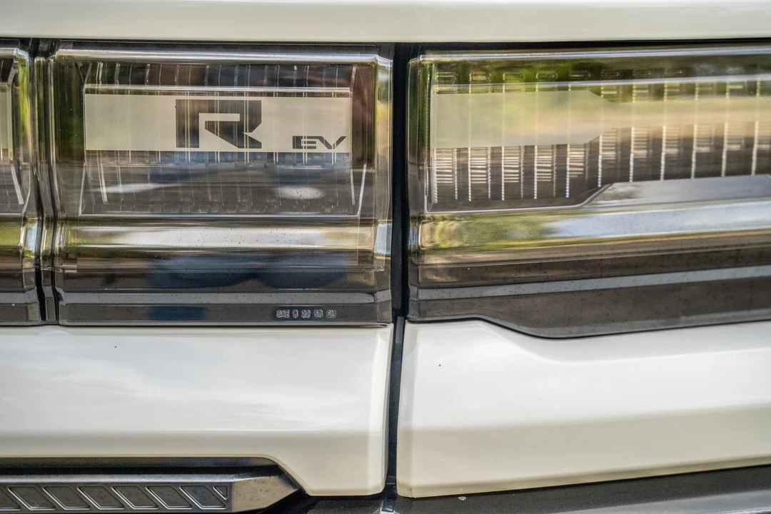 2022 GMC Hummer EV - Image 20 of 31