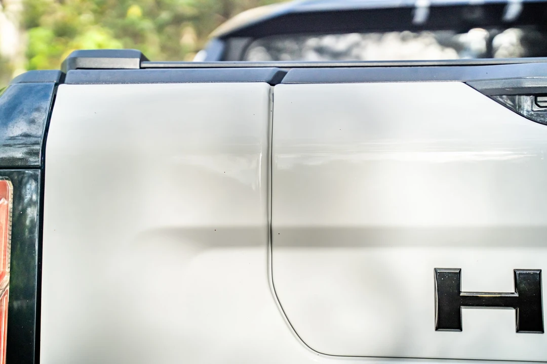 2022 GMC Hummer EV - Image 31 of 31