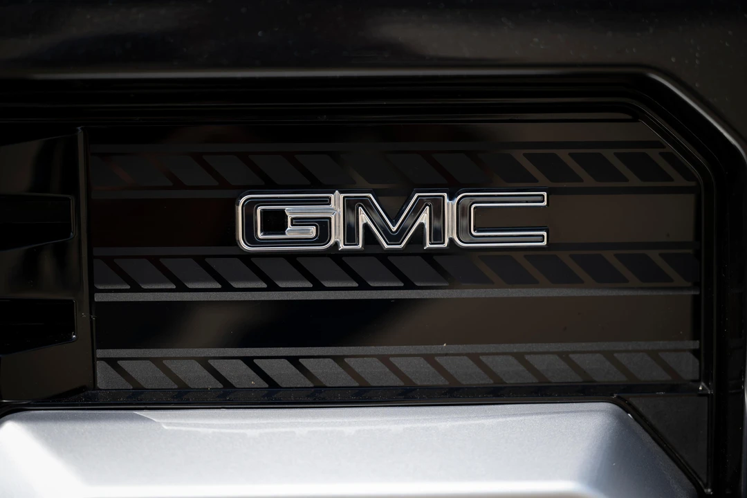 2022 GMC Hummer EV - Image 26 of 31