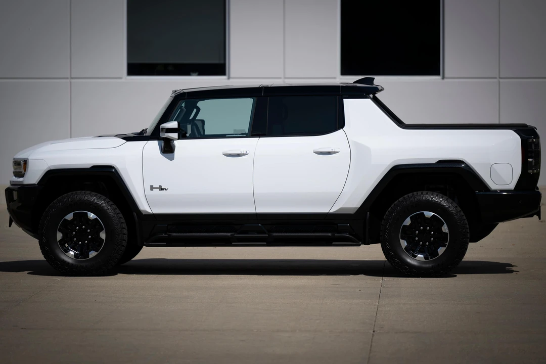 2022 GMC Hummer EV - Image 3 of 31