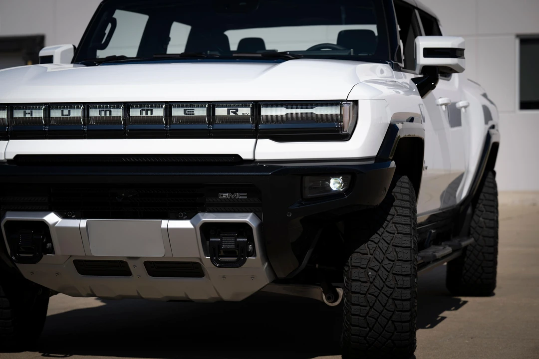 2022 GMC Hummer EV - Image 24 of 31