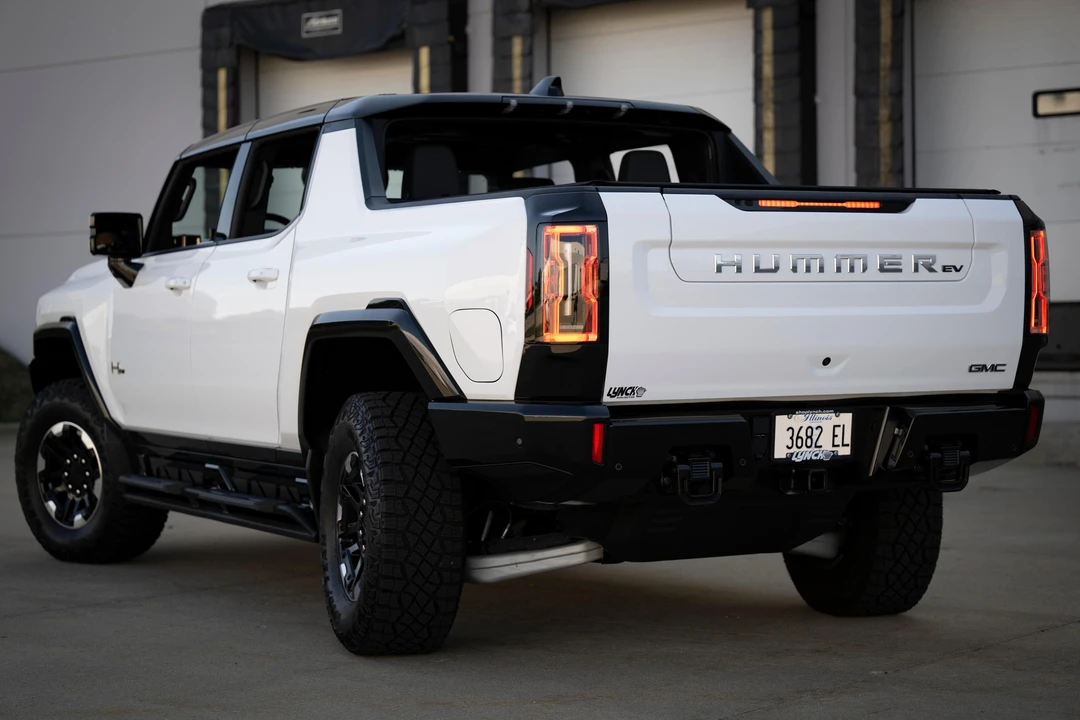 2022 GMC Hummer EV - Image 4 of 31