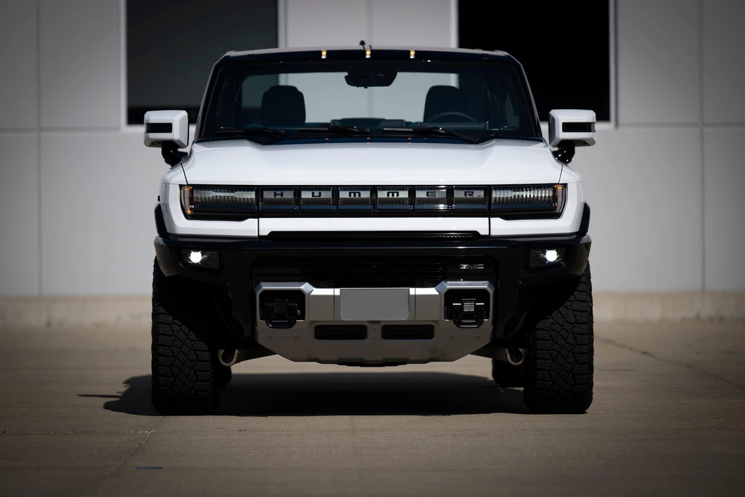 2022 GMC Hummer EV - Image 6 of 31