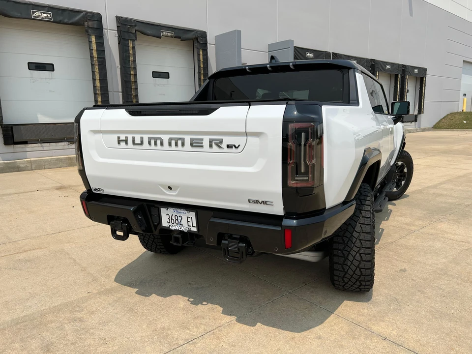 2022 GMC Hummer EV - Image 15 of 31