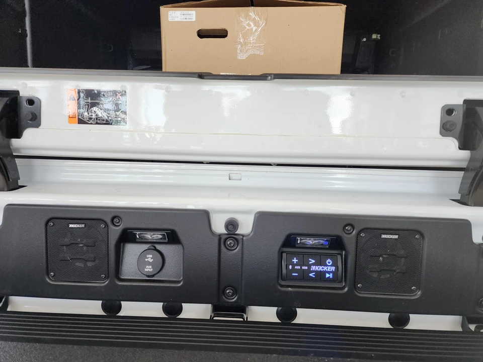 2022 GMC Hummer EV - Image 24 of 31