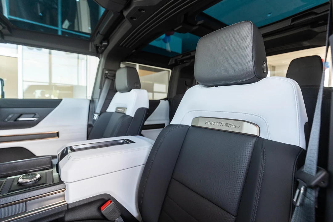 2022 GMC Hummer EV - Image 31 of 31