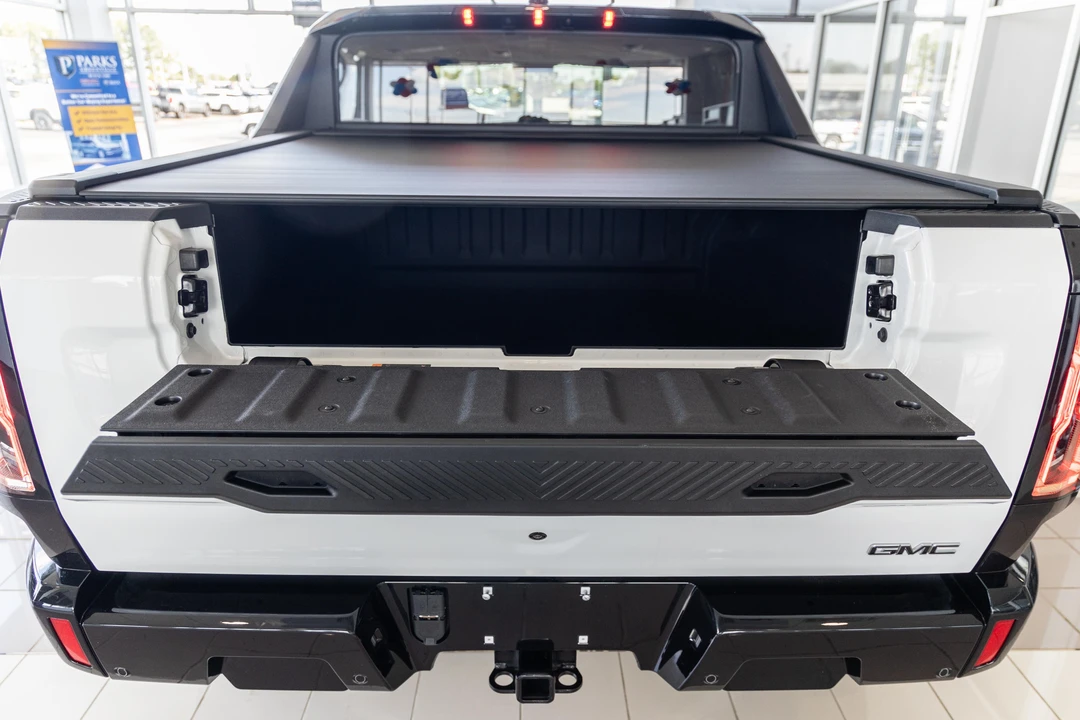 2022 GMC Hummer EV - Image 22 of 31
