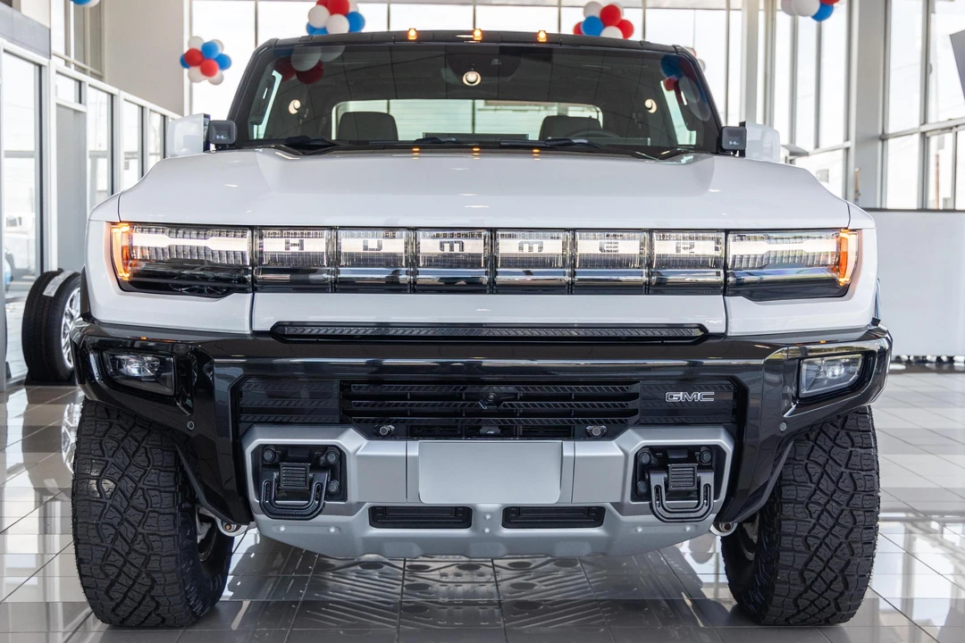 2022 GMC Hummer EV - Image 2 of 31